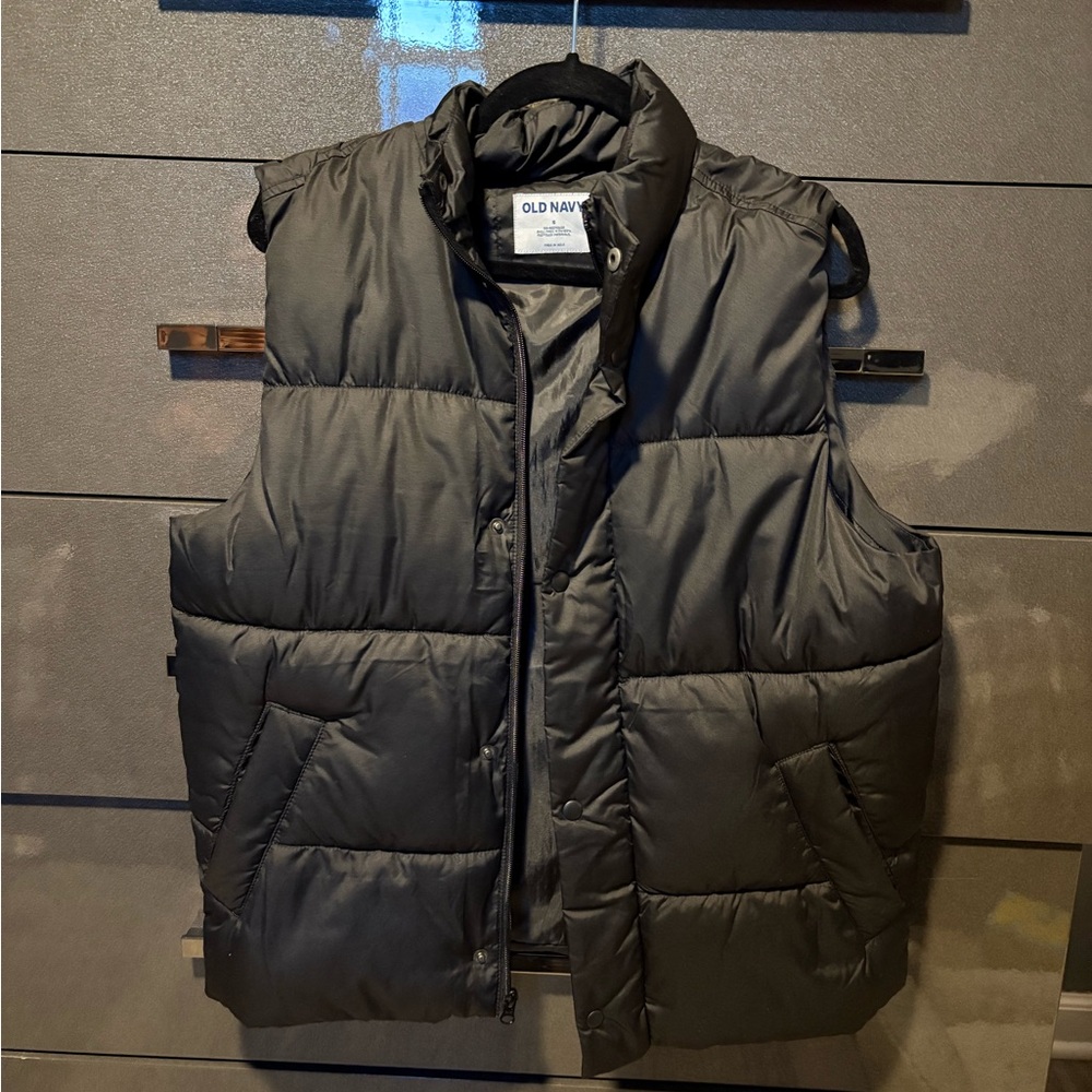 Men’s Charcoal Puffer Vest